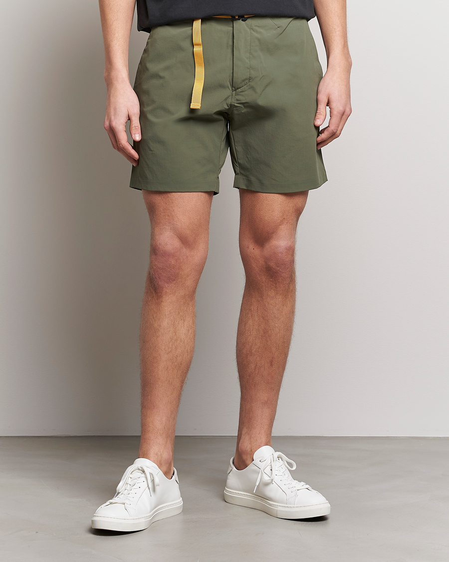 Herre | Shorts | Peak Performance | Vislight Light Shorts Pine Needle