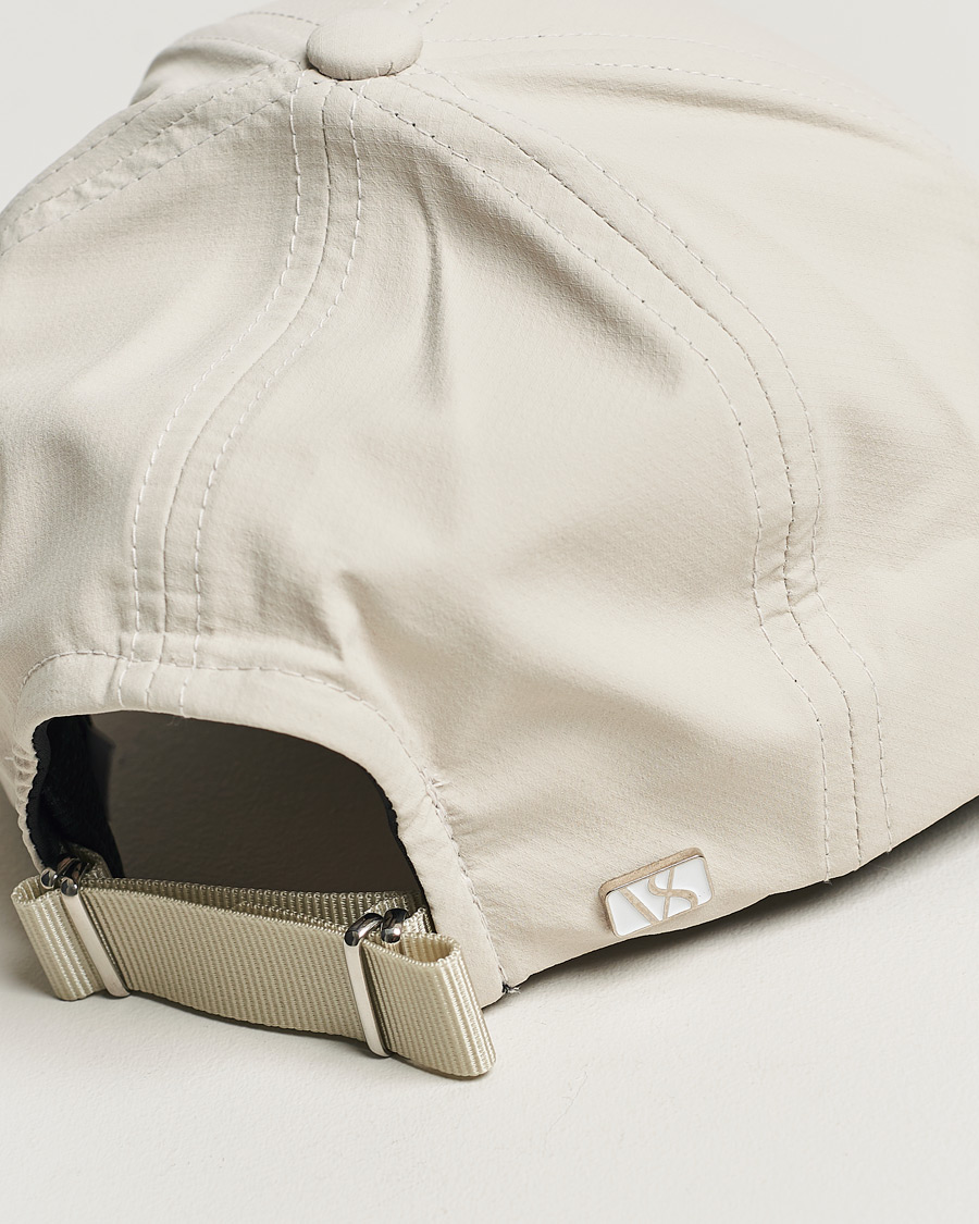 Herre | Varsity Headwear Active Tech Cap Beige | Varsity Headwear | Active Tech Cap Beige