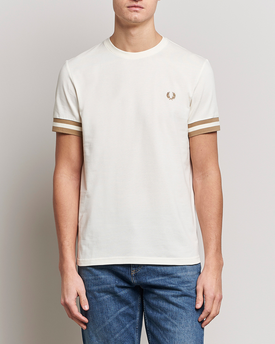 Herre | T-Shirts | Fred Perry | Boled Tipped Pique T-Shirt Ecru