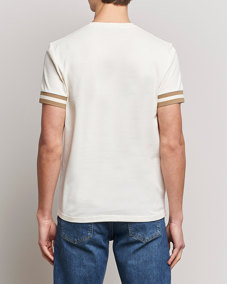 Herre | T-Shirts | Fred Perry | Boled Tipped Pique T-Shirt Ecru