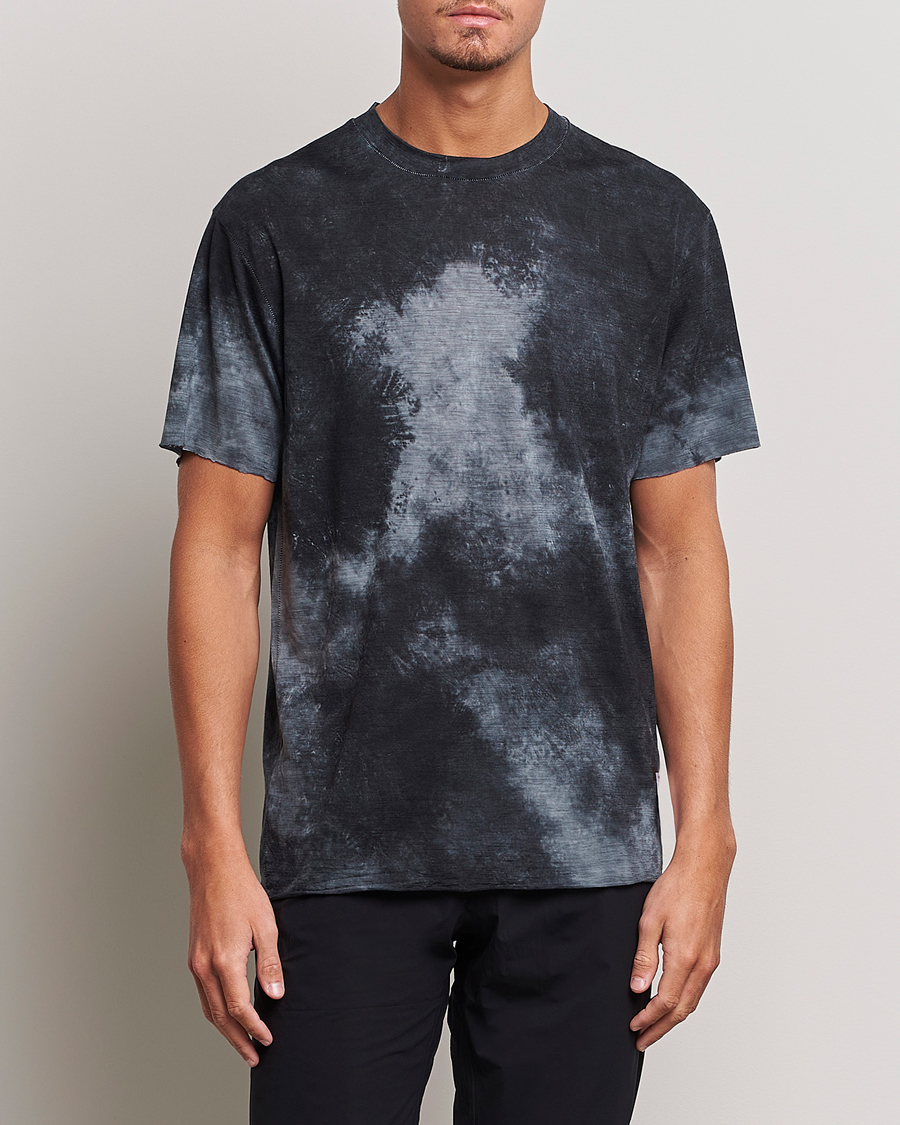 Herre | Kortermede t-shirts | Satisfy | CloudMerino T-Shirt Batik Black