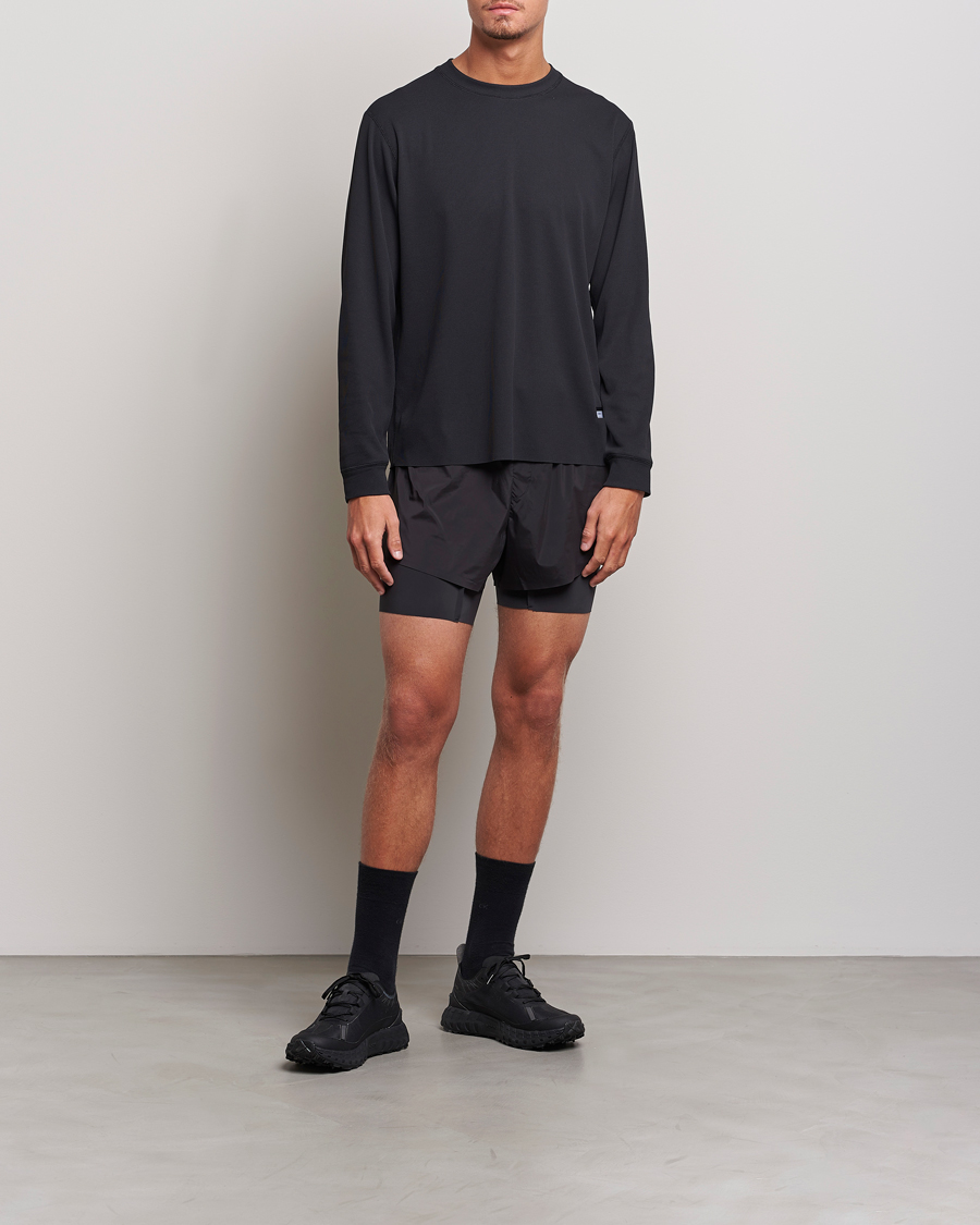 Herre | T-Shirts | Satisfy | Aura3D Base Layer Black