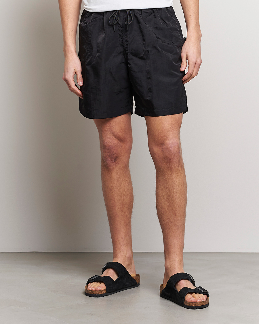 Herre | Contemporary Creators | Sunflower | Mike Shorts Black