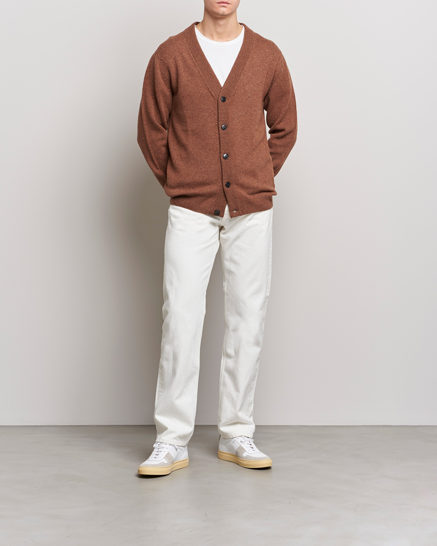 Herre | Gensere | Sunspel | Lambswool Cardigan Pecan