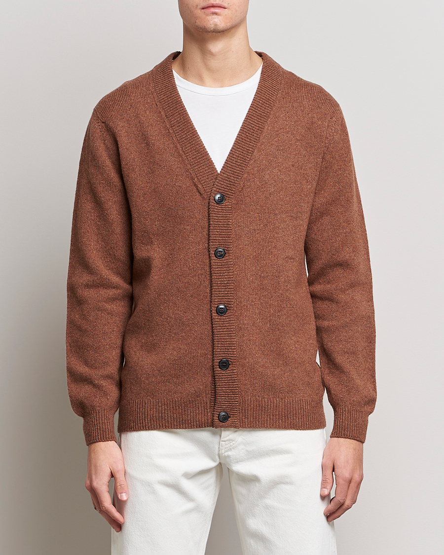 Herre | Gensere | Sunspel | Lambswool Cardigan Pecan