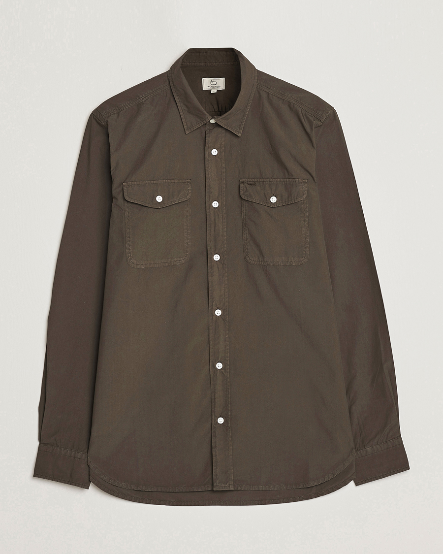 Herre | Skjorter | Woolrich | Poplin Garment Dyed Pocket Shirt Dark Green