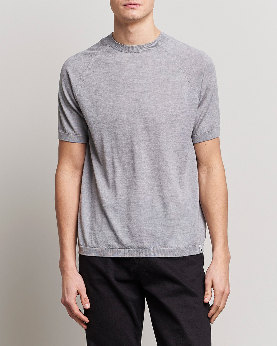 Herre | T-Shirts | Peregrine | Knitted Wool T-Shirt Light Grey