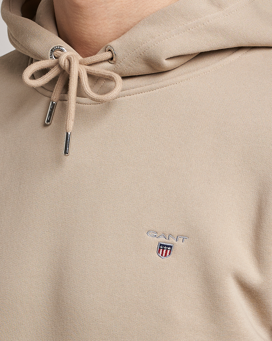 Herre | Gensere | GANT | Original Shield Logo Hoodie Concrete Beige