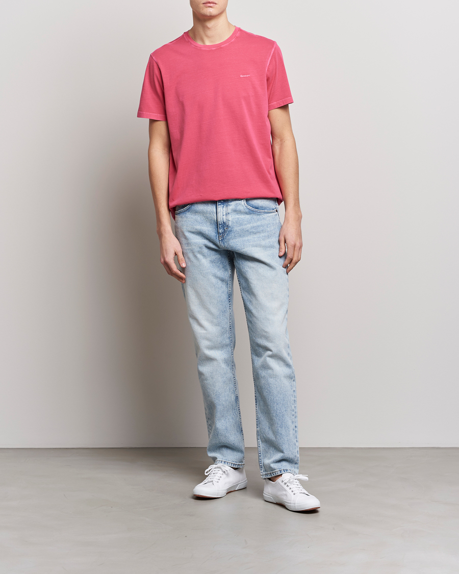 Herre | T-Shirts | GANT | Sunbleached T-Shirt Magenta Pink