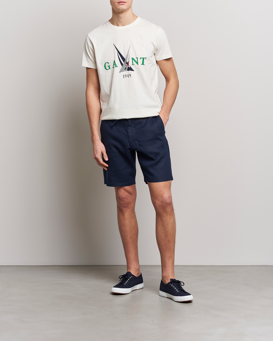 Herre | T-Shirts | GANT | Sailing Logo Crew Neck T-Shirt Cream