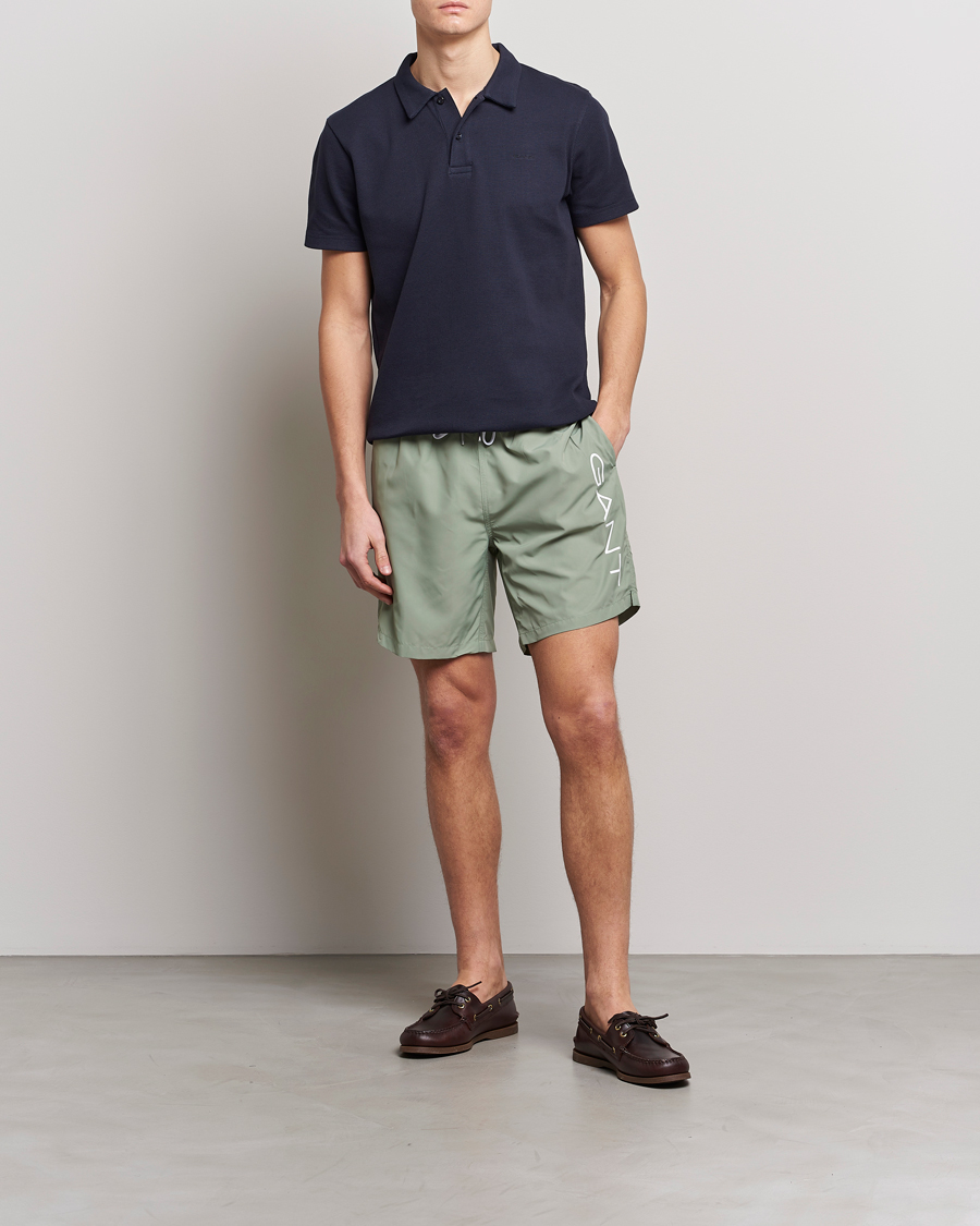 Herre | Badeshorts | GANT | Lightweight Logo Swimshorts Calamata Green