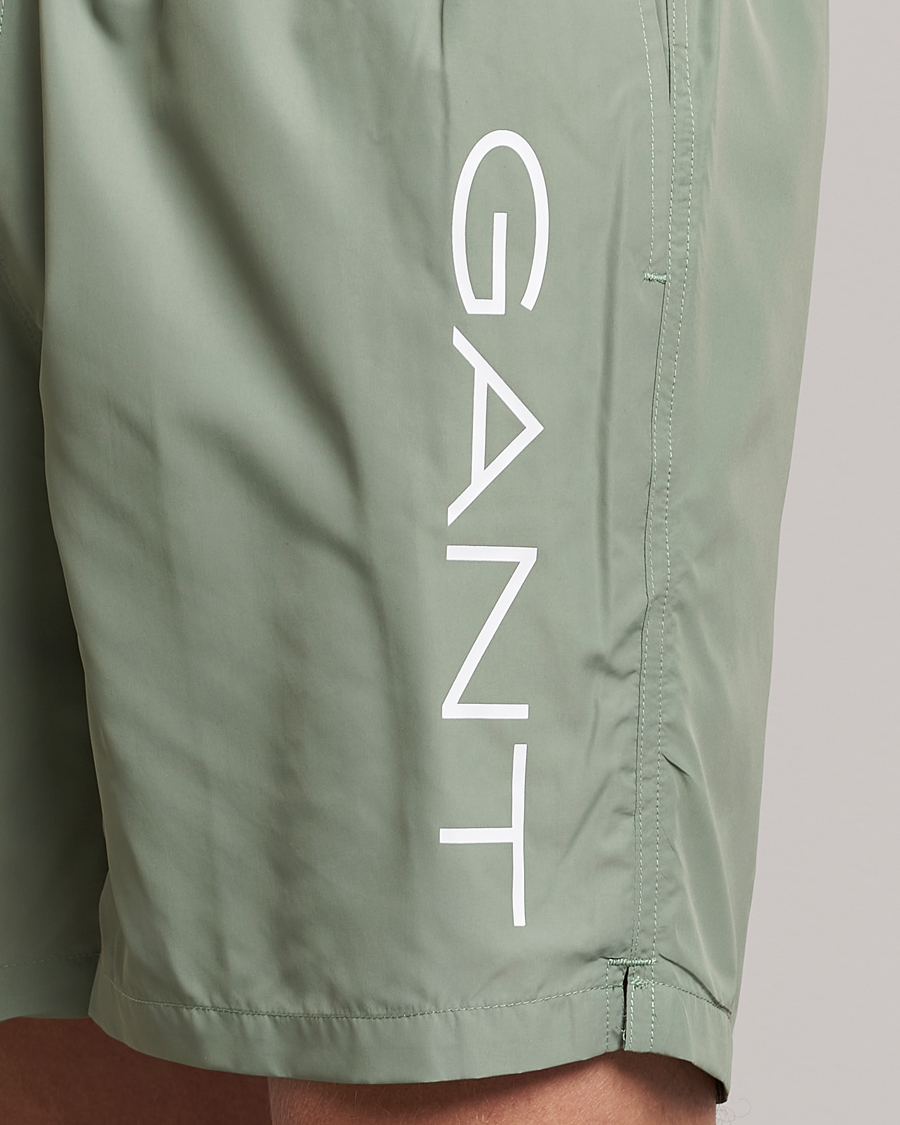 Herre | Badeshorts | GANT | Lightweight Logo Swimshorts Calamata Green