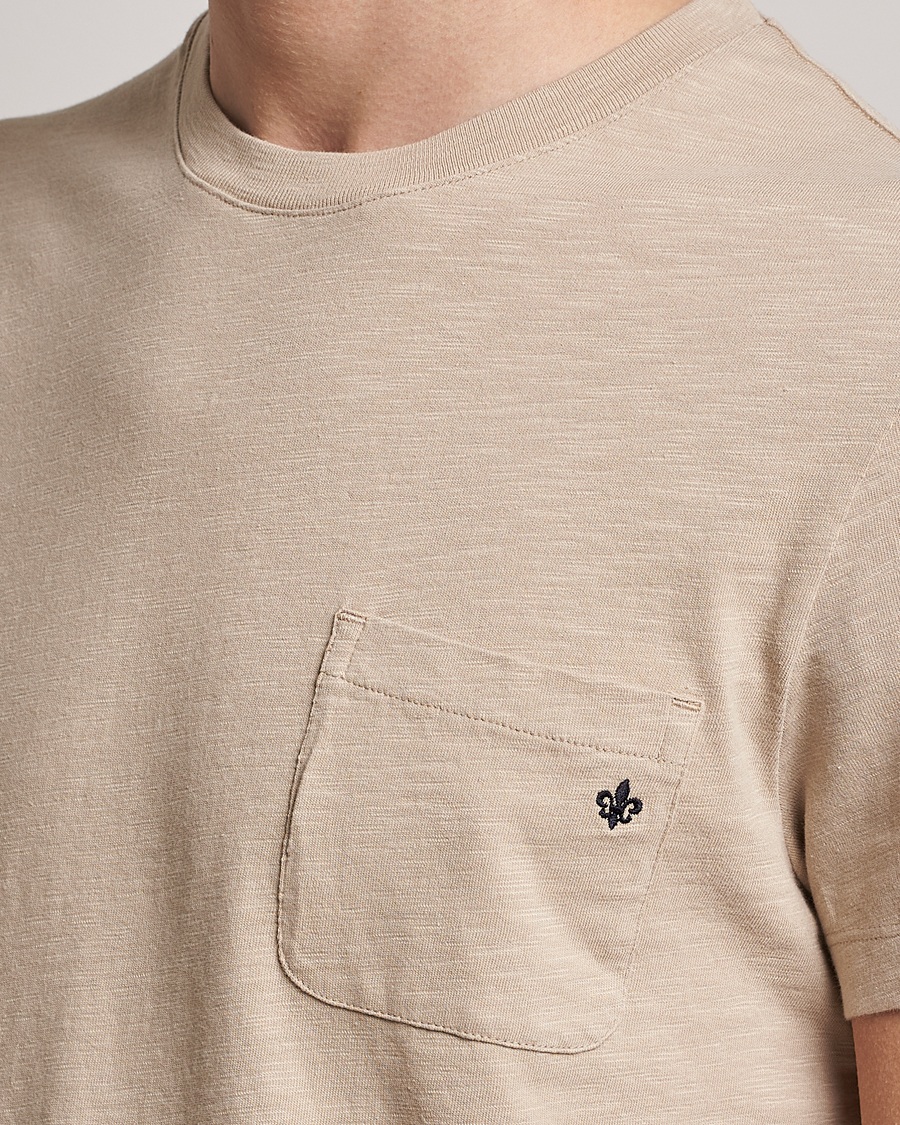 Herre | T-Shirts | Morris | Lily Slub Pocket Crew Neck Tee Beige