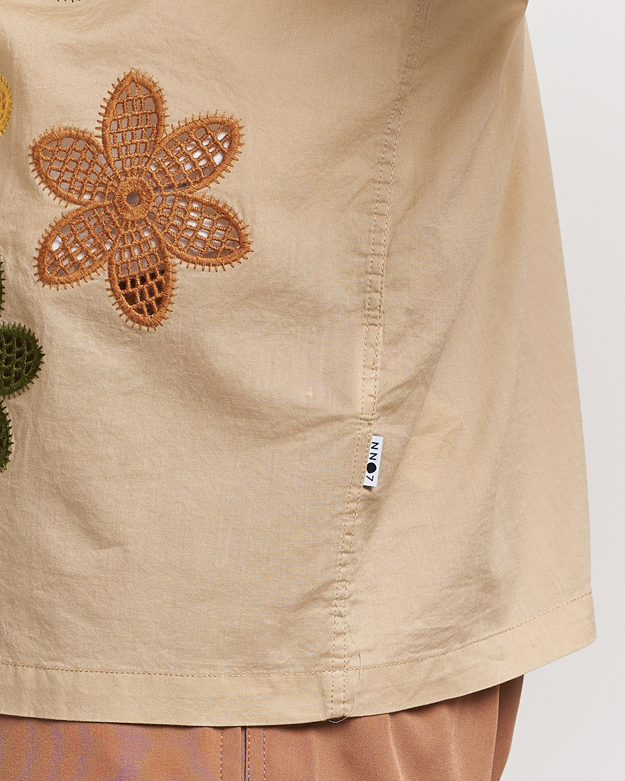 Herre | Skjorter | NN07 | Julio Flower Short Sleeve Shirt Cream