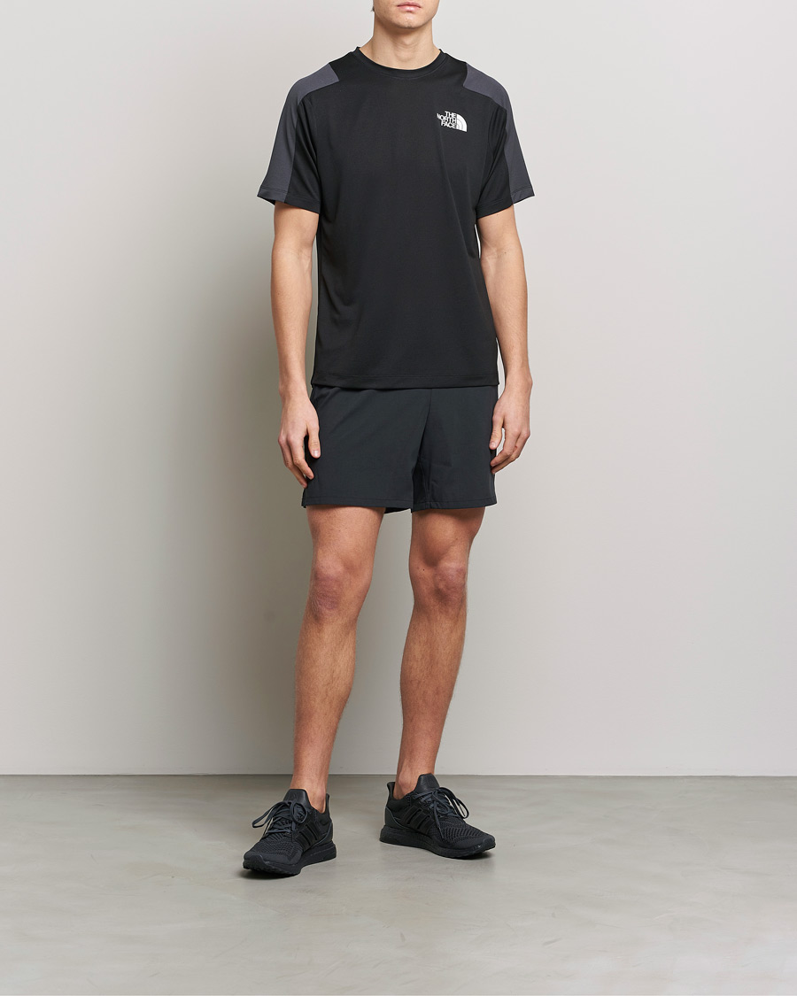 Herre | T-Shirts | The North Face | Mountain Athletics T-Shirt Black/Asphalt