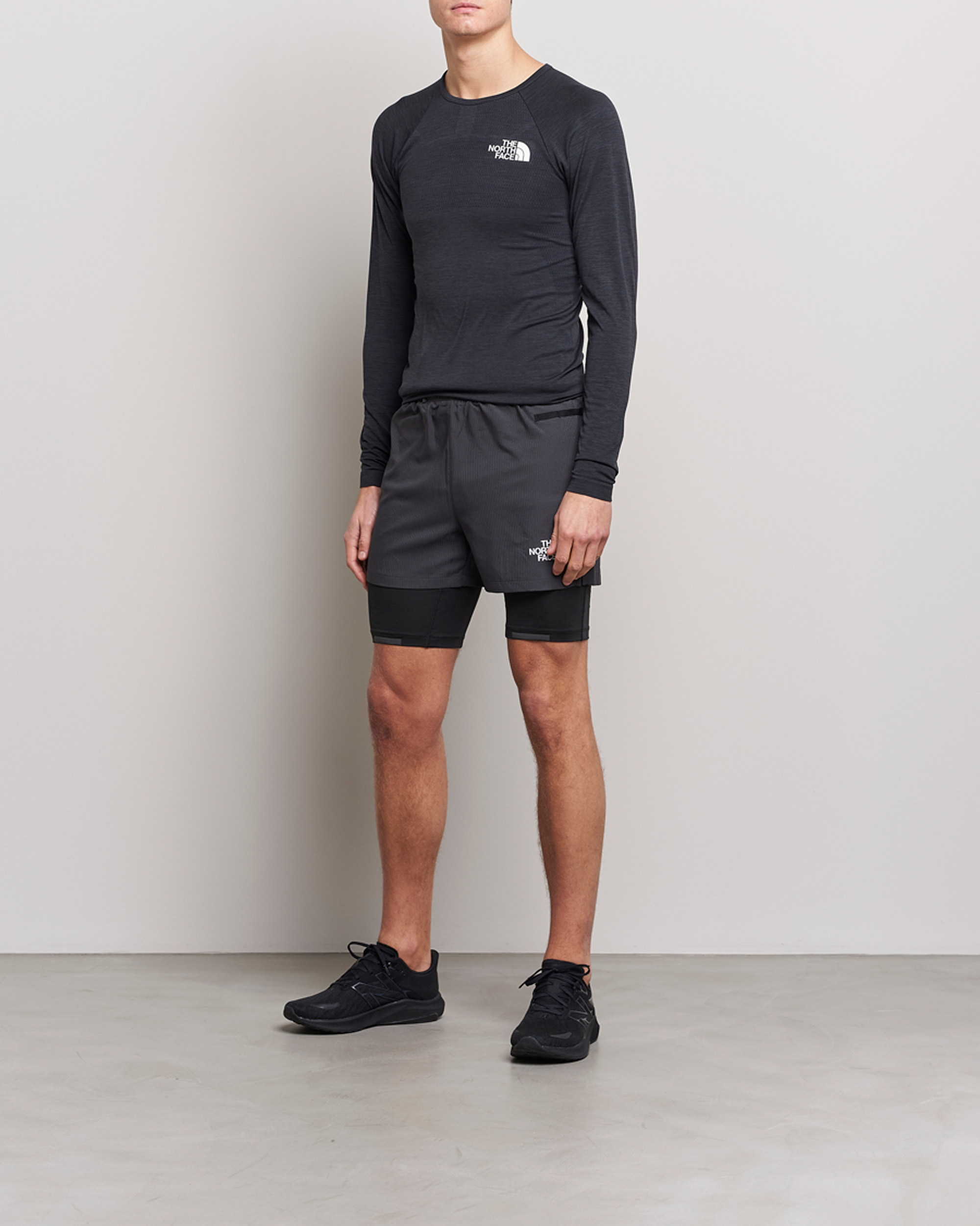 Herre | T-Shirts | The North Face | Mountain Athletics Long Sleeve Black