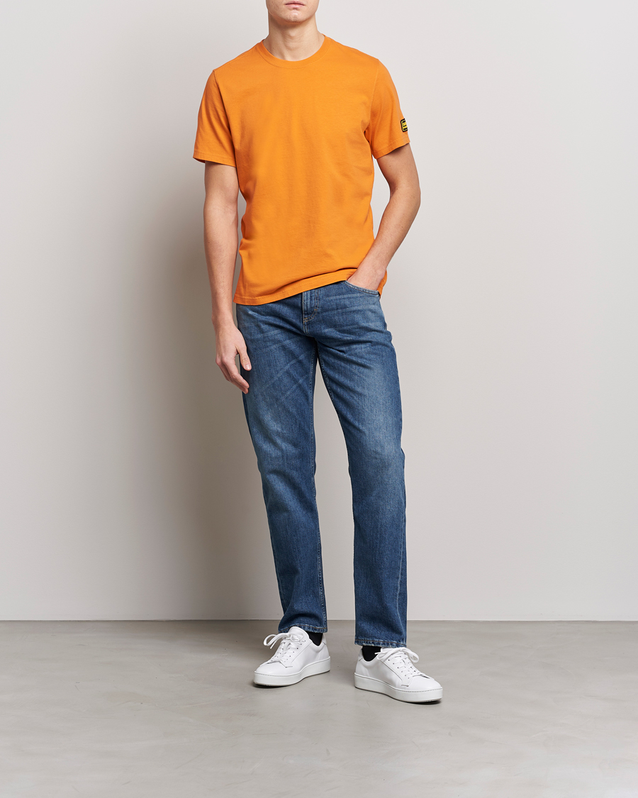 Herre | T-Shirts | Barbour International | Devise Crew Neck T-Shirt Amber Orange