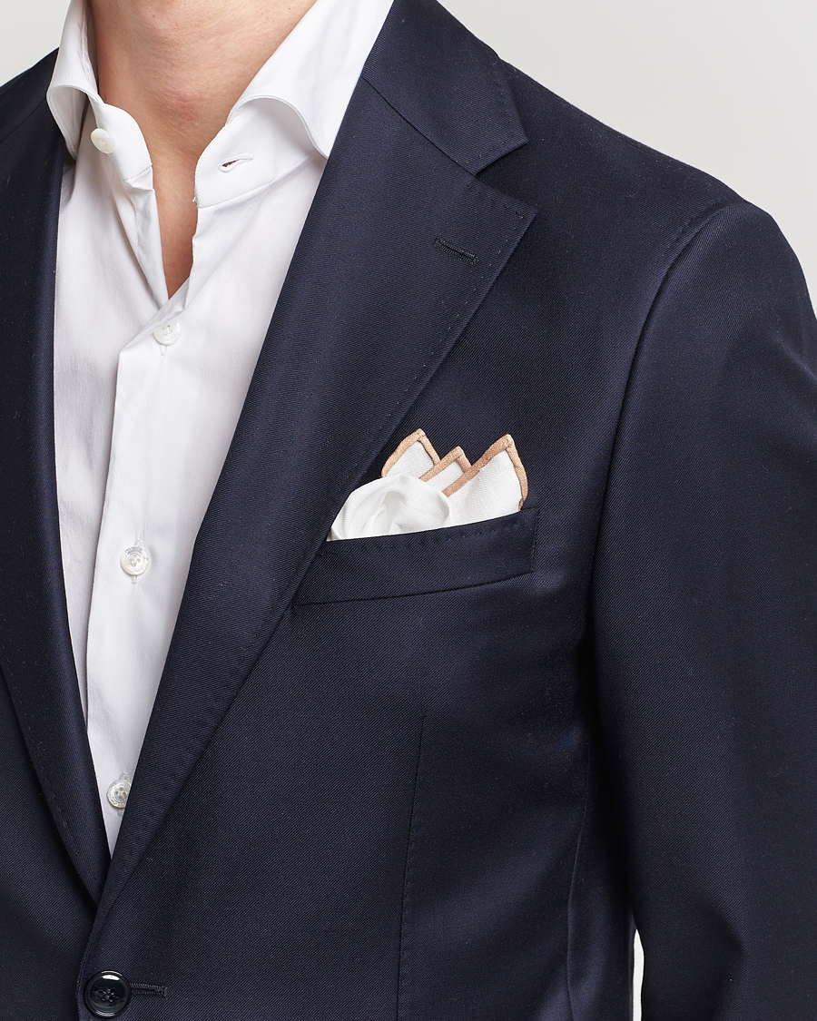 Herre | Business & Beyond | Amanda Christensen | Linen Paspoal Pocket Square Sand/White