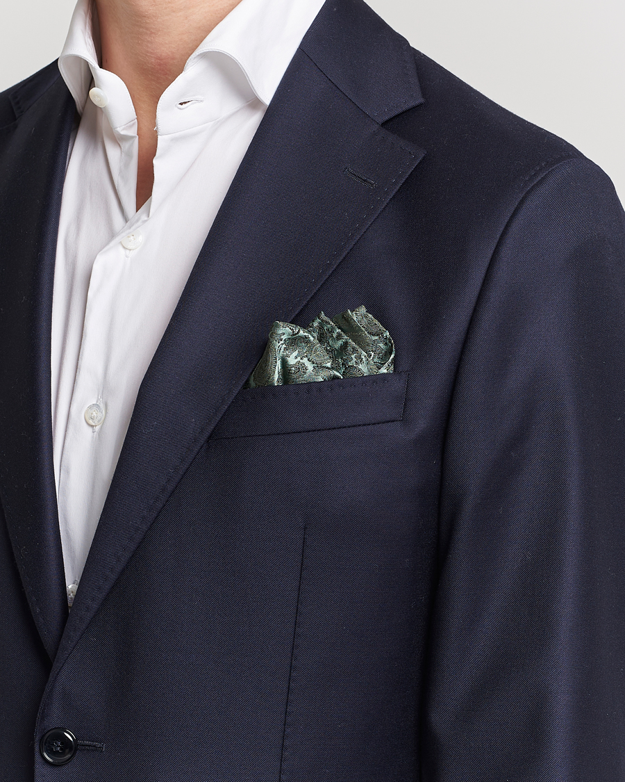 Herre | Amanda Christensen Tonal Paisley Silk Pocket Square Olive | Amanda Christensen | Tonal Paisley Silk Pocket Square Olive