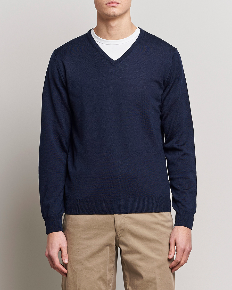 Herre | Gensere | Stenströms | Merino Patch V-Neck Navy/Light Blue