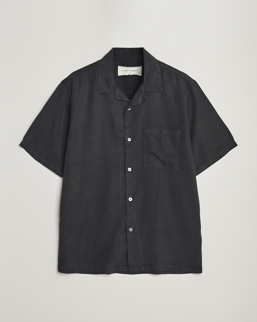 Herre | Skjorter | A Day's March | Yamu Short Sleeve Tencel Shirt Off Black