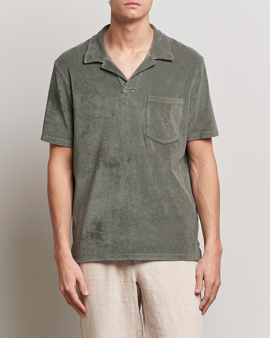 Herre | Pikéer | A Day's March | Terry Polo Dusty Green