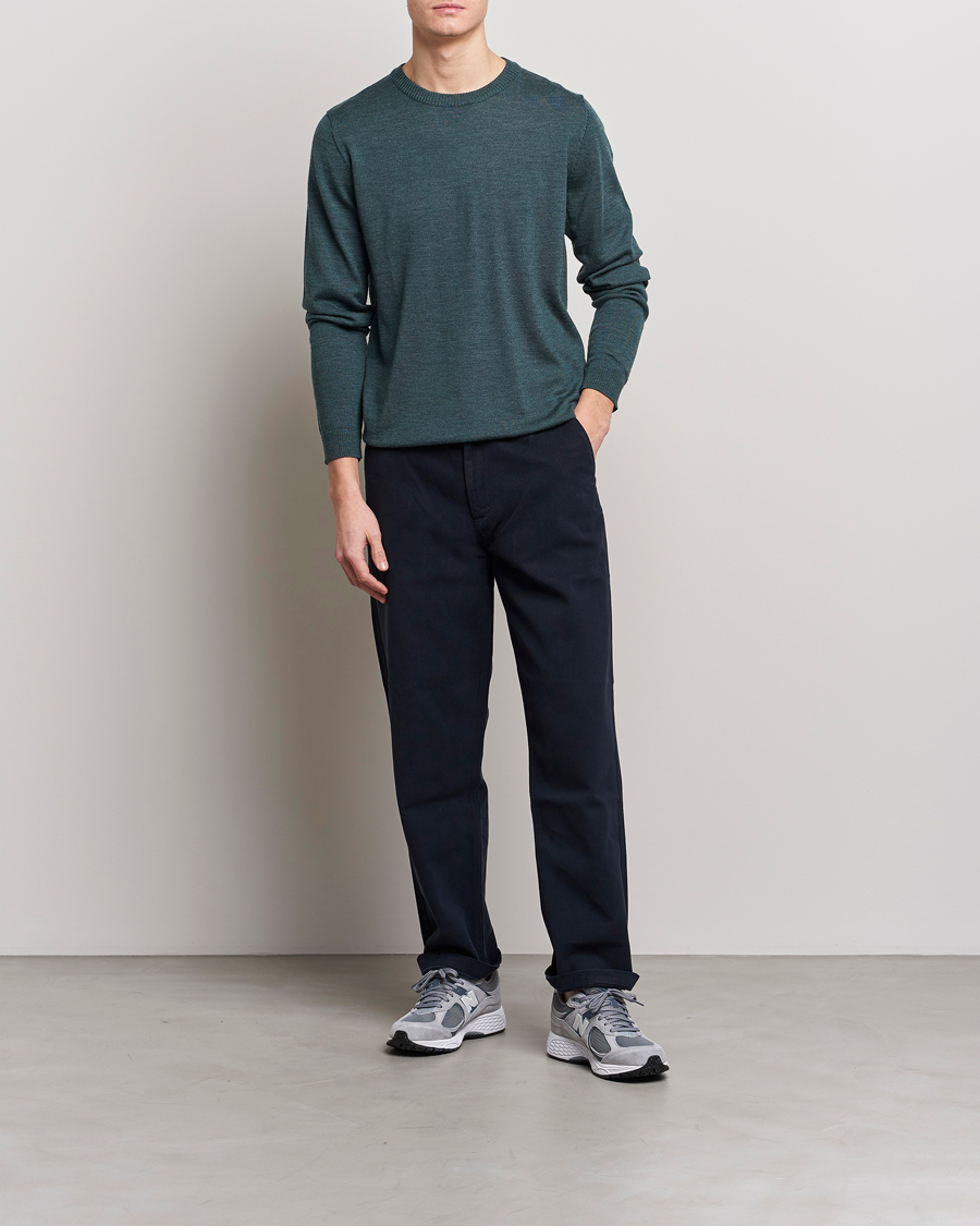 Herre | Gensere | A Day's March | Alagon Merino Crew Pine mel