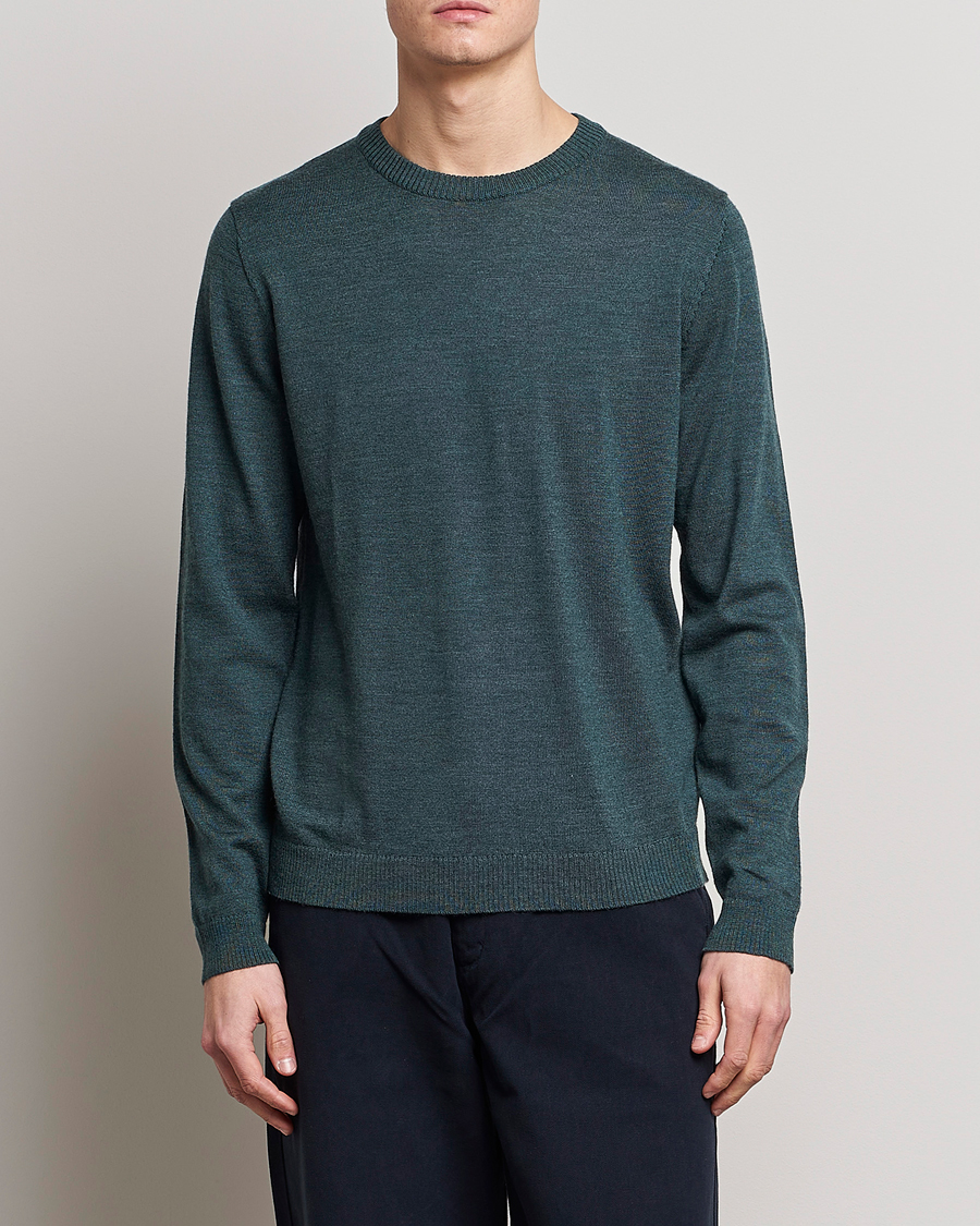 Herre | Gensere | A Day's March | Alagon Merino Crew Pine mel