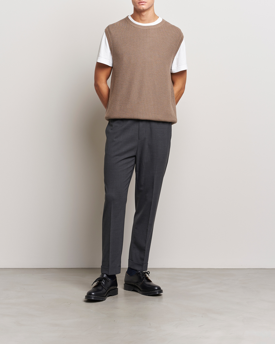 Herre | Gensere | Tiger of Sweden | Vessler Merino Vest Olive Grey