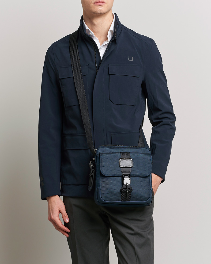 Herre | TUMI Alpha Bravo Junior Crossbody Navy | TUMI | Alpha Bravo Junior Crossbody Navy