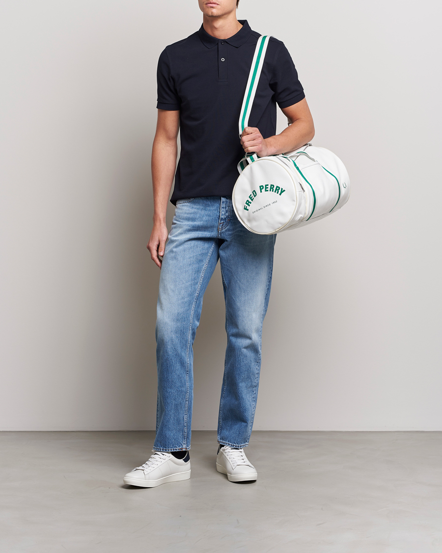 Herre | Fred Perry Classic Barrel Bag Snow White | Fred Perry | Classic Barrel Bag Snow White