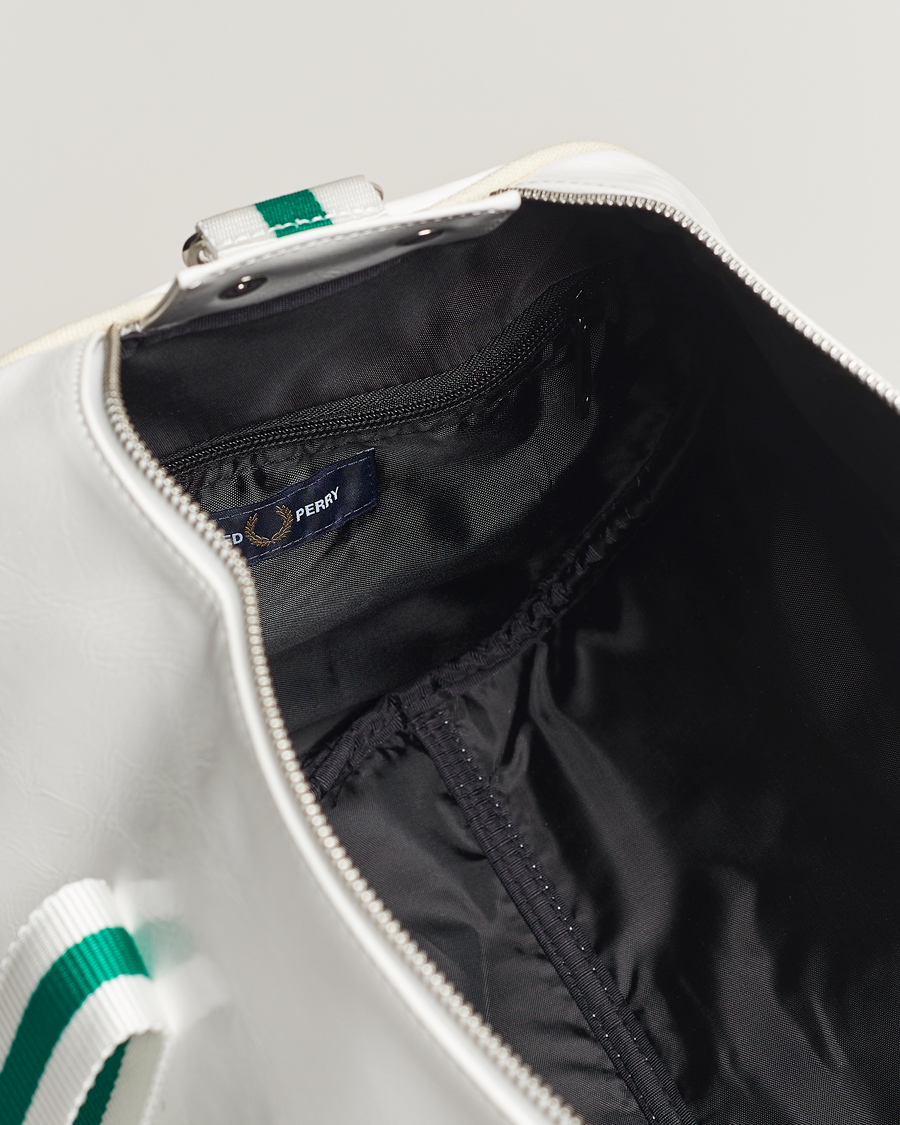 Herre | Fred Perry Classic Barrel Bag Snow White | Fred Perry | Classic Barrel Bag Snow White