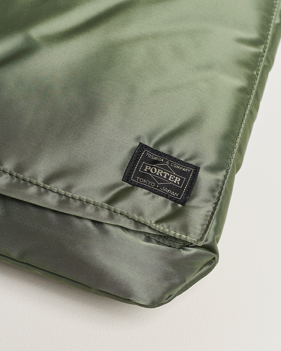 Herre | Porter-Yoshida & Co. Tanker Short Helmet Bag Sage Green | Porter-Yoshida & Co. | Tanker Short Helmet Bag Sage Green