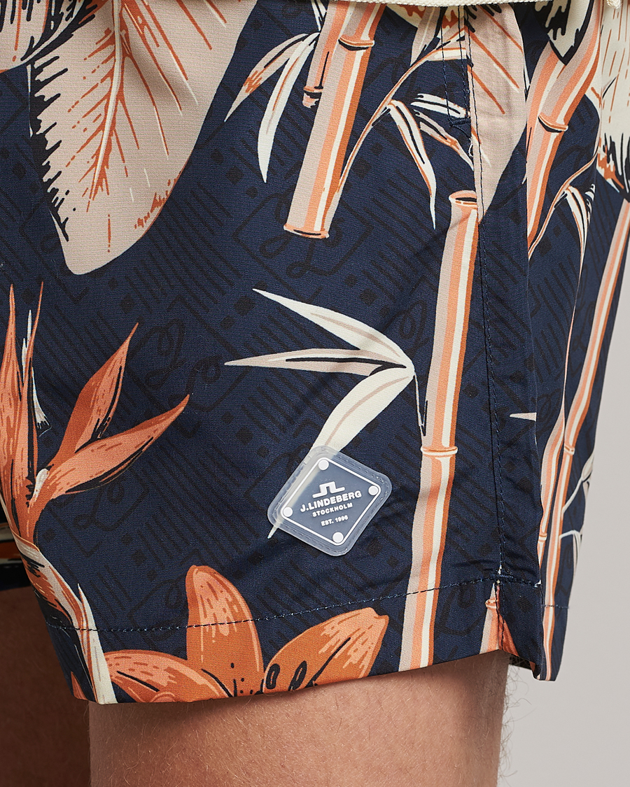 Herre | Badeshorts | J.Lindeberg | Banks Tropical Swimshorts Navy