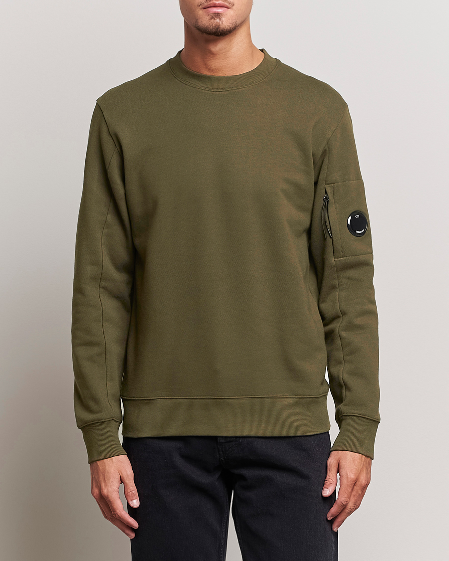 Herre | Contemporary Creators | C.P. Company | Diagonal Raised Fleece Lens Sweatshirt Military Green