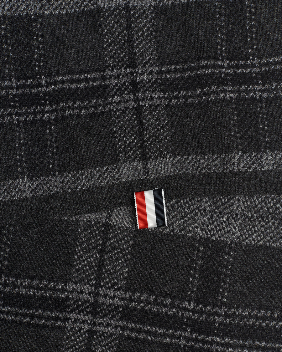 Herre | Thom Browne Wool/Cashmere Tartan Jacquard Scarf Dark Grey | Thom Browne | Wool/Cashmere Tartan Jacquard Scarf Dark Grey