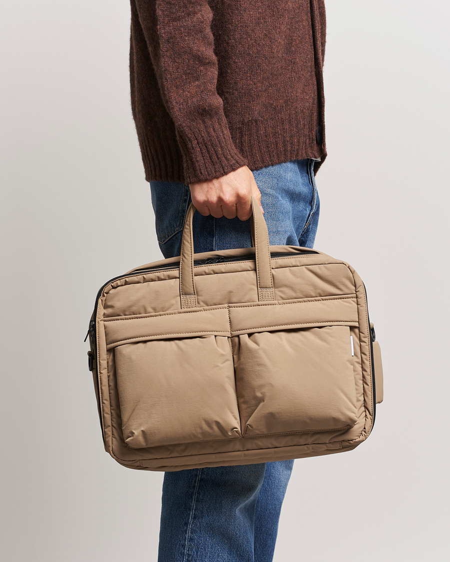 Herre | mazi untitled AM Bag 02 Nylon Briefcase Beige | mazi untitled | AM Bag 02 Nylon Briefcase Beige