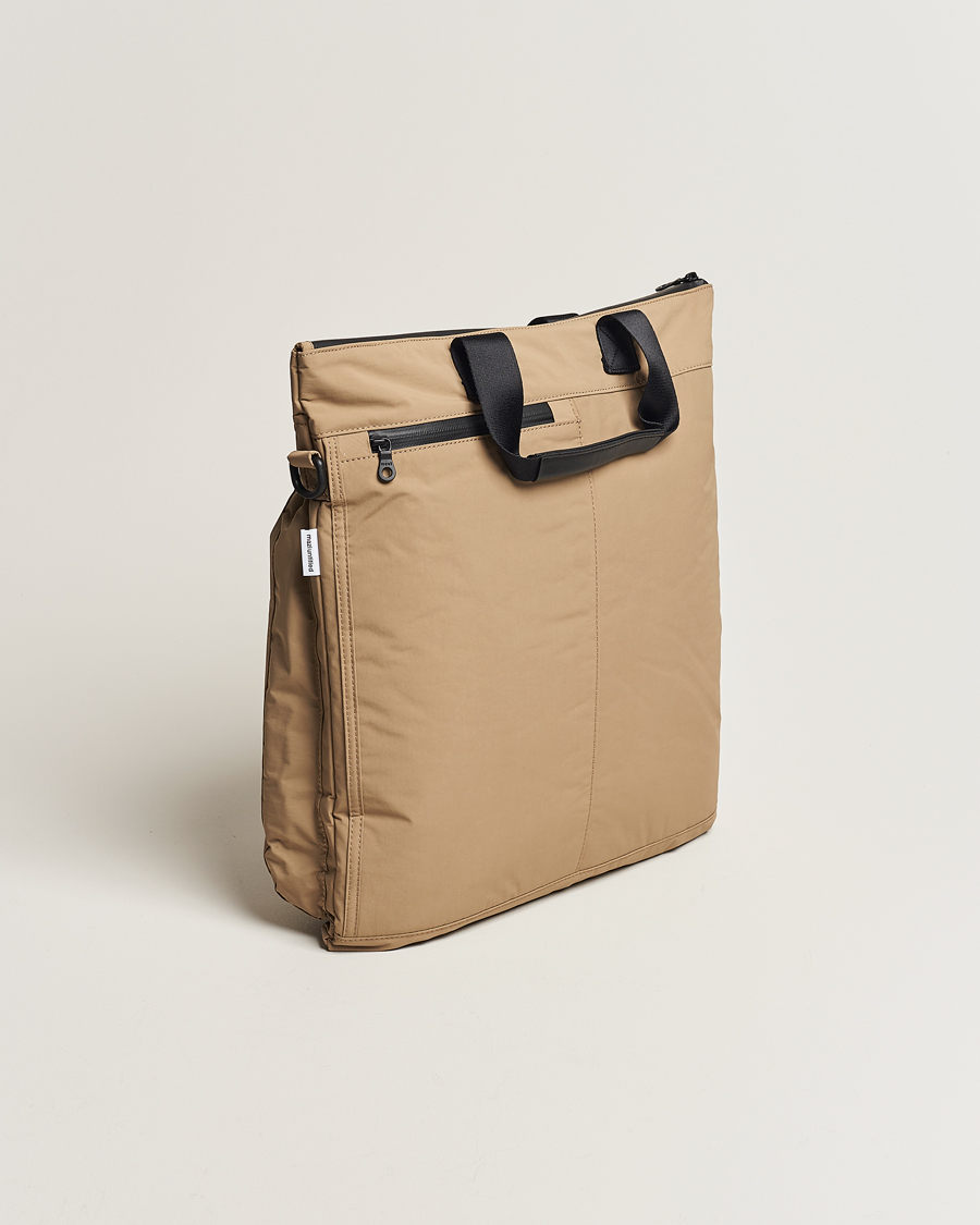 Herre | mazi untitled Helmet Bag 02 Nylon Tote Beige | mazi untitled | Helmet Bag 02 Nylon Tote Beige