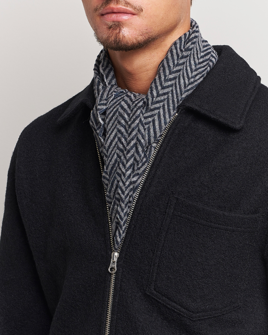 Herre | Giorgio Armani Cashmere Chevron Scarf Navy/Grey | Giorgio Armani | Cashmere Chevron Scarf Navy/Grey