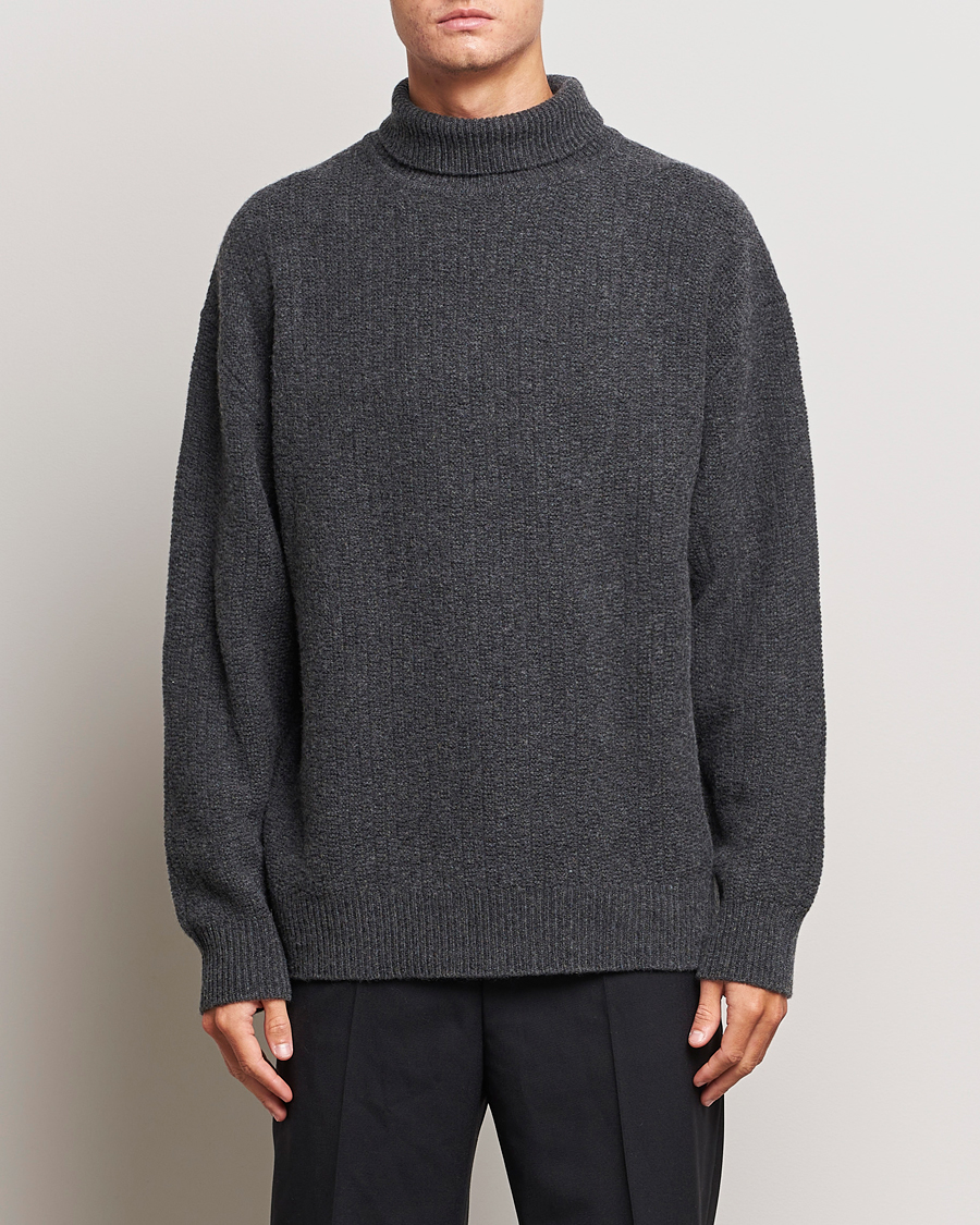 Herre | Gensere | Filippa K | Wool Structured Polo Anthracite Melange