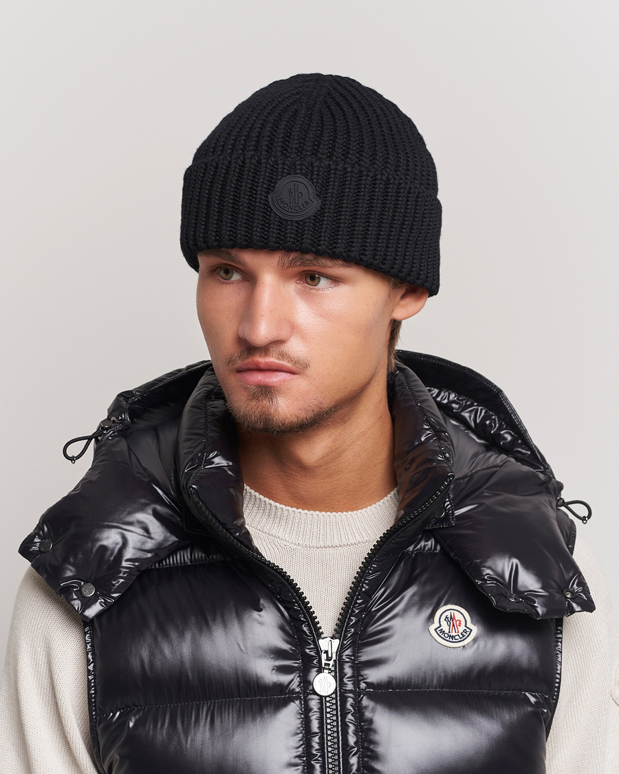 Herre | Moncler Tonal Logo Beanie Black | Moncler | Tonal Logo Beanie Black