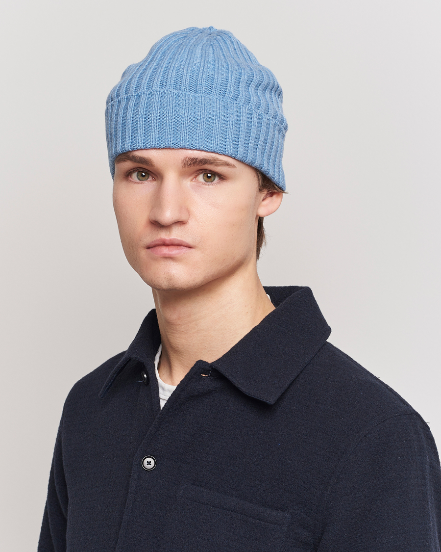 Herre | Piacenza Cashmere Ribbed Cashmere Beanie Light Blue | Piacenza Cashmere | Ribbed Cashmere Beanie Light Blue