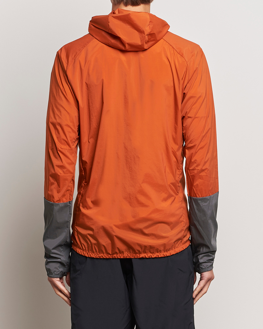 Herre | Jakker | Peak Performance | Vislight Wind Jacket Gold Flame/Motion Grey