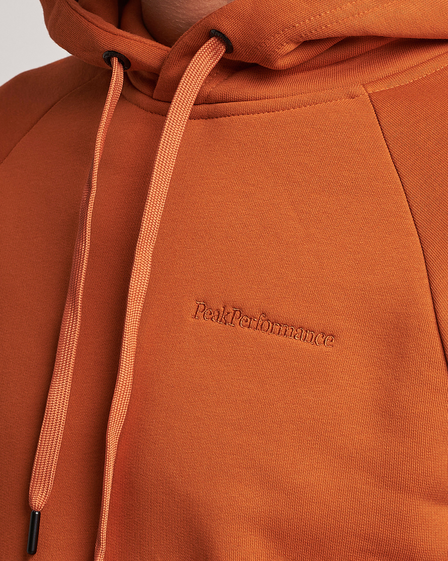 Herre | Gensere | Peak Performance | Original Logo Hoodie Gold Flame