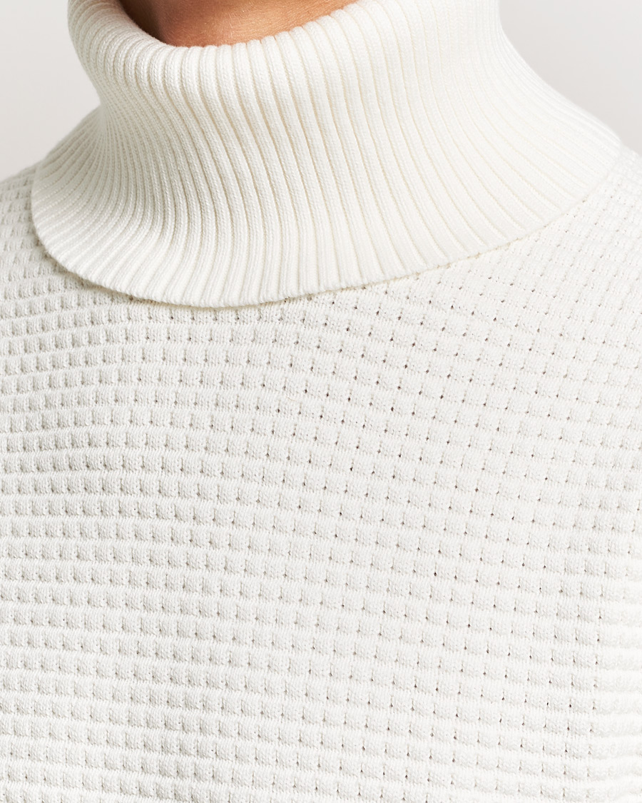 Herre | Gensere | J.Lindeberg | Olivero Cotton Turtle Sweater Cloud White