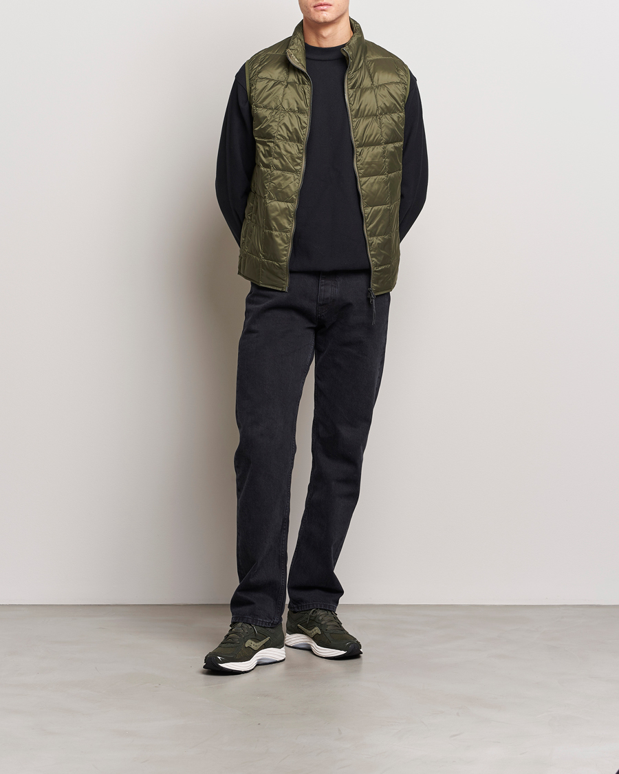 Herre | Jakker | TAION | High Neck Full Zip Lightweight Down Vest Dark Olive
