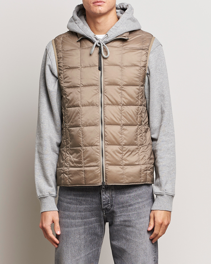 Herre | Jakker | TAION | High Neck Full Zip Lightweight Down Vest Khaki