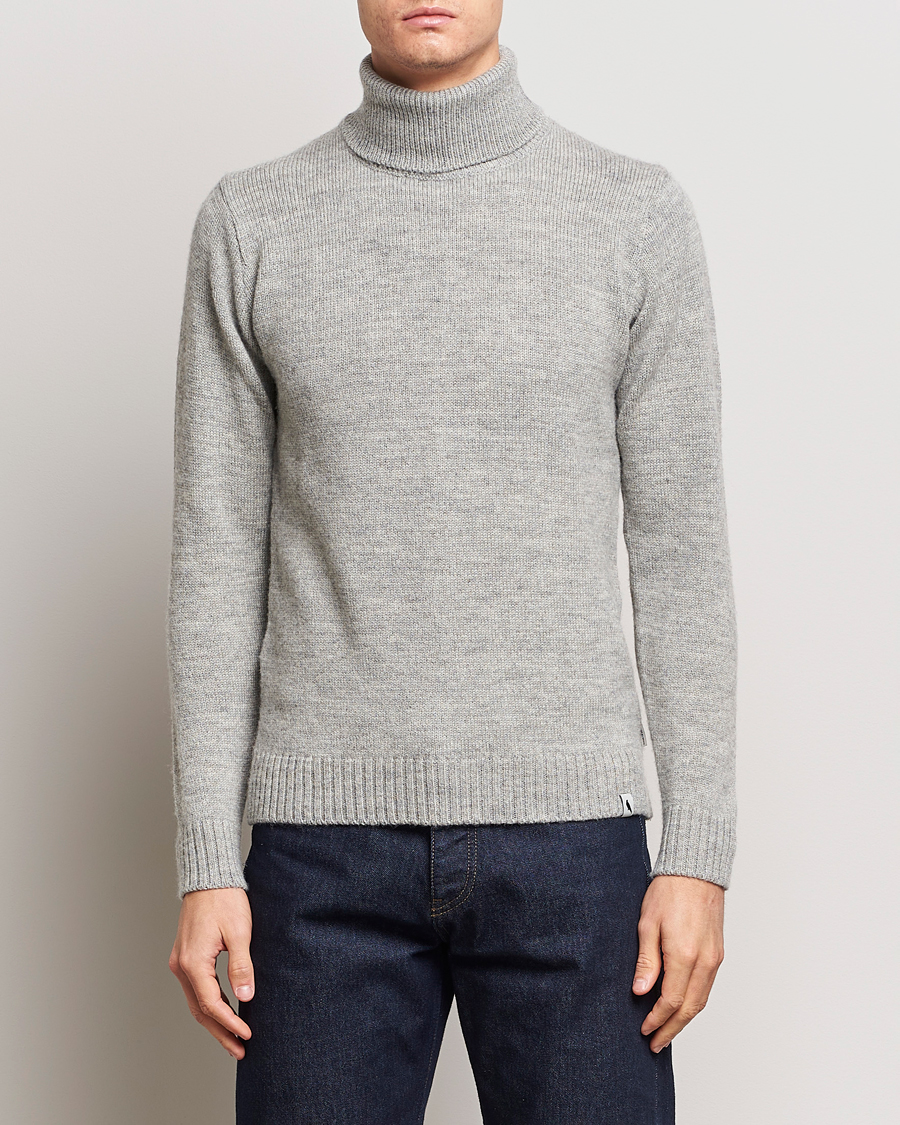 Herre | Peregrine | Peregrine | Maker's Stitch Merino Polo Light Grey