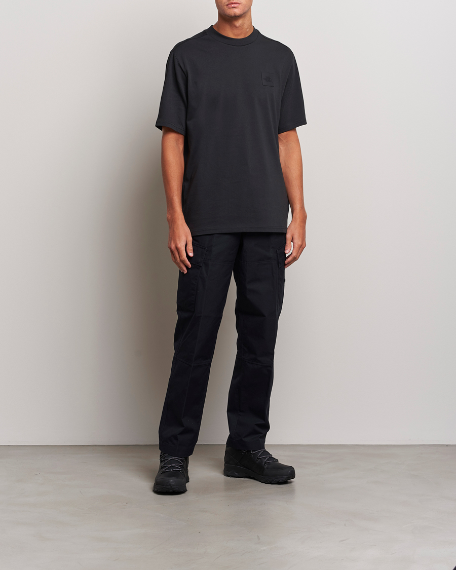 Herre | T-Shirts | The North Face | NSE Patch Tee Black