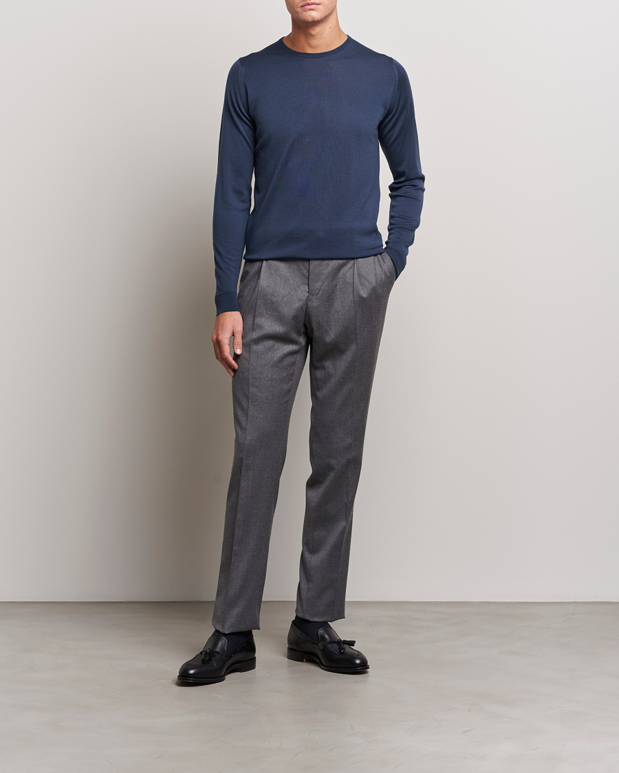 Herre | Gensere | John Smedley | Lundy Extra Fine Merino Crew Neck Smoke Blue